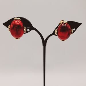 Vintage Red Marbled Lucite Clip-On Earrings Gold Tone Oval 1 Inch